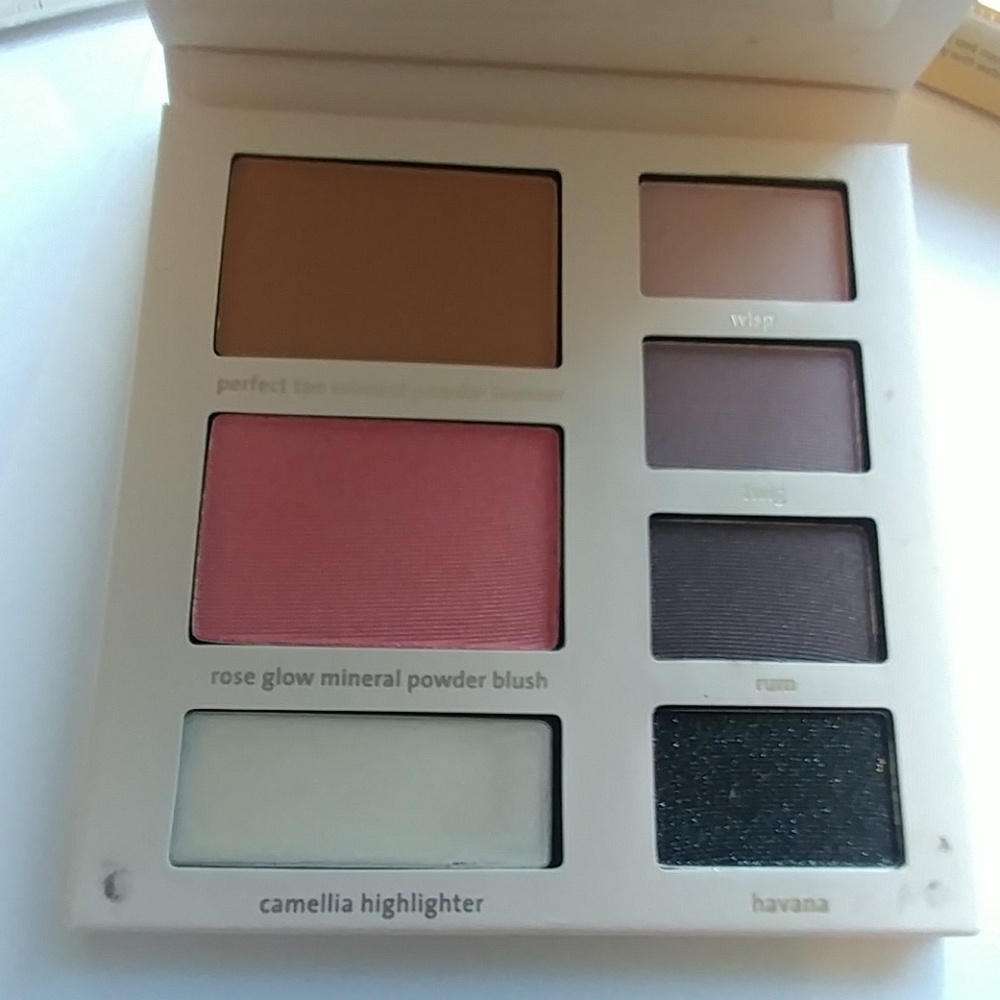 Jouer Ready To Wear Cool Collection Palette